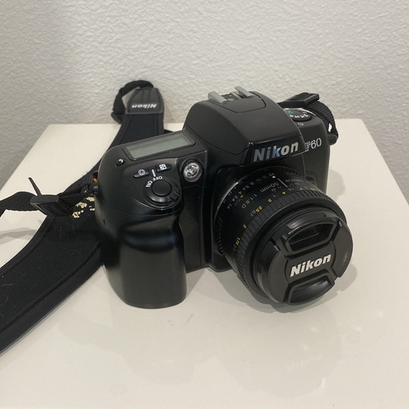 Nikon F60 35mm Slr Film Camera Body W/ Strap Auto & Manual Focus - Picture 1 of 10